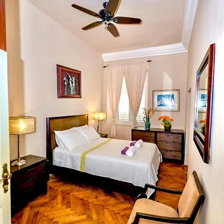Large Three Bedroom, Center Of Old Town Dubrovnik