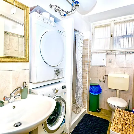 Apartment Large Three Bedroom, Center Of Old Town
